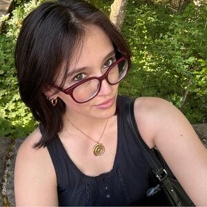 Meet your Posher, Ella